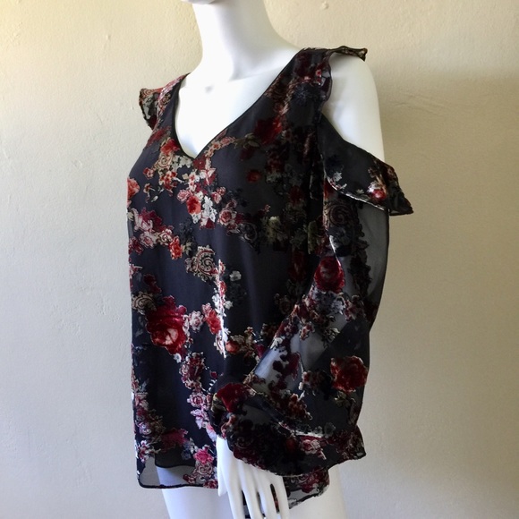 White House Black Market Tops - WHBM NWT Floral Burnout Blouse Cold Shoulder Med